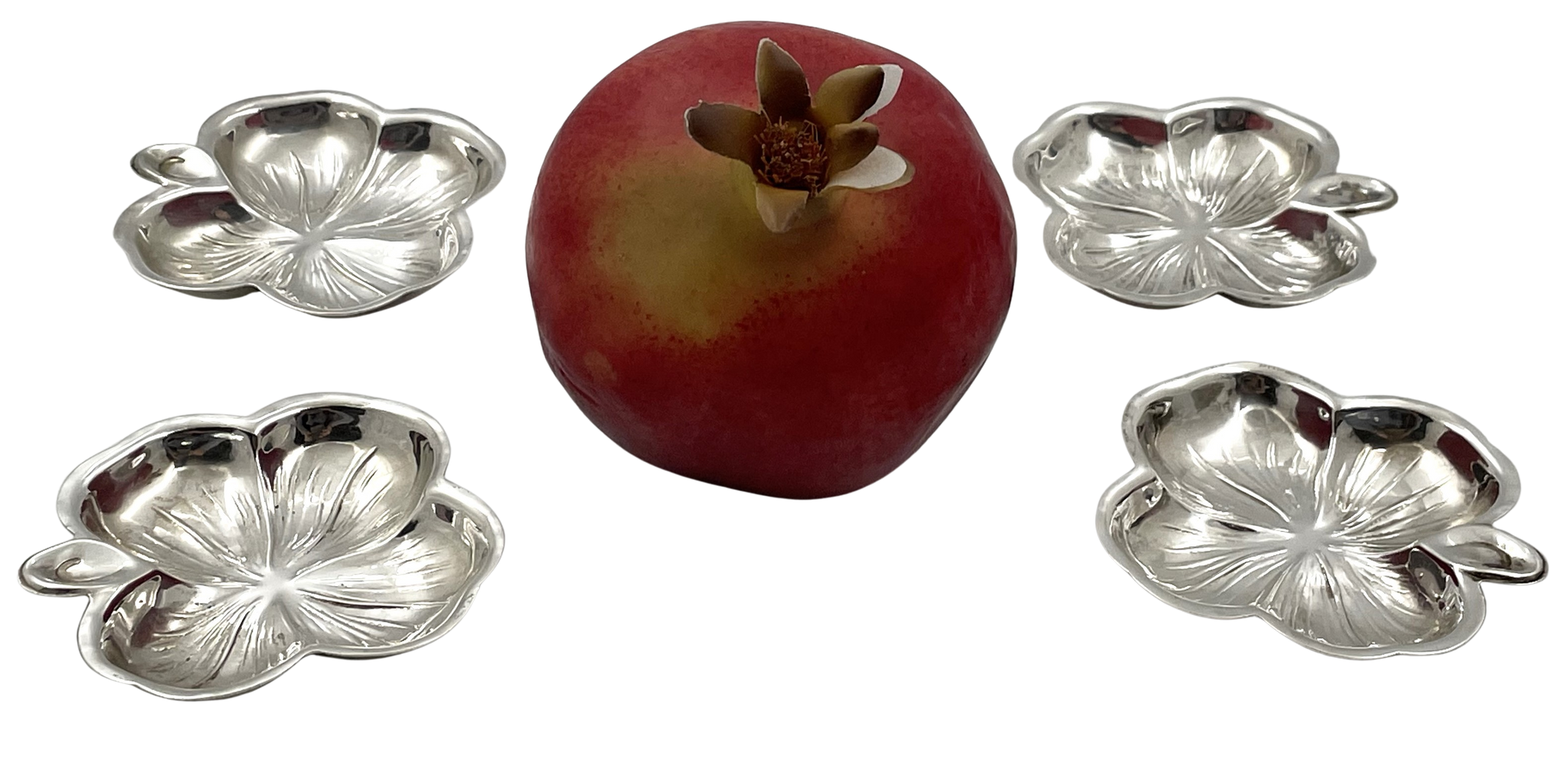 Cartier Set of 4 Sterling Silver Clover-Shaped Nut Dishes with Original Pouches