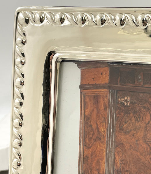Del Conte Sterling Silver Hammered Picture Frame