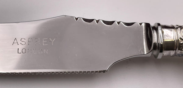 Asprey 3-Tiered Fitted Boxed 29-Piece Set of Antler-Handled Steak and Carving Set in New Condition